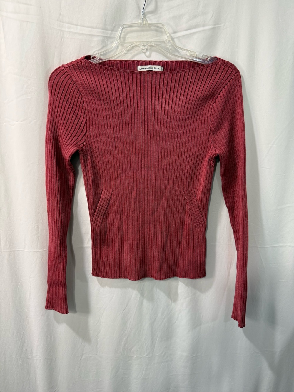 Abercrombie & Fitch Ribbed Long-Sleeve Top in Burgundy